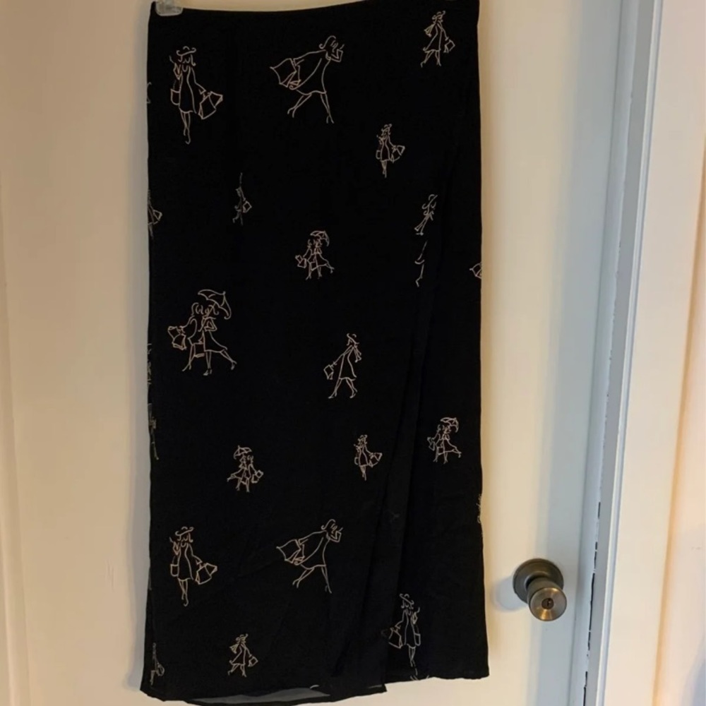 C. M. Shapes midi skirt